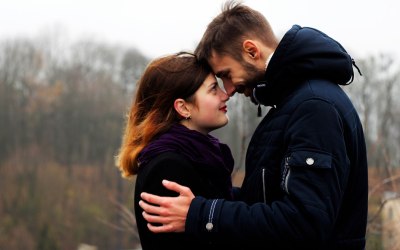 Parler sexualité : guide 2024 pour plaisir, sécurité et complicité optimale